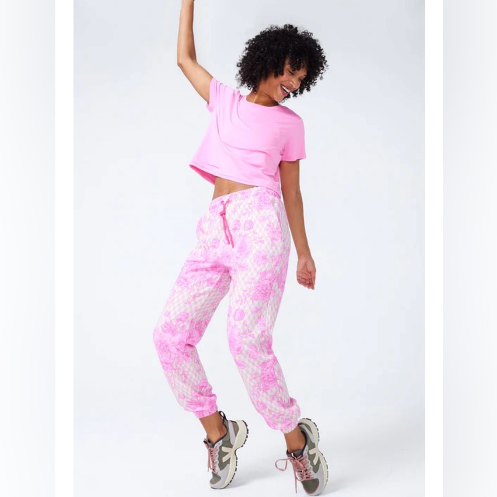 TEREZ Sweatpants in Oat Milk and Pink Geo